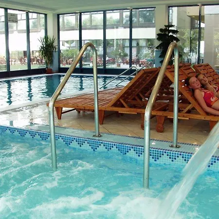 酒店 Magistern Konferencia Es Wellnesshotel 3*